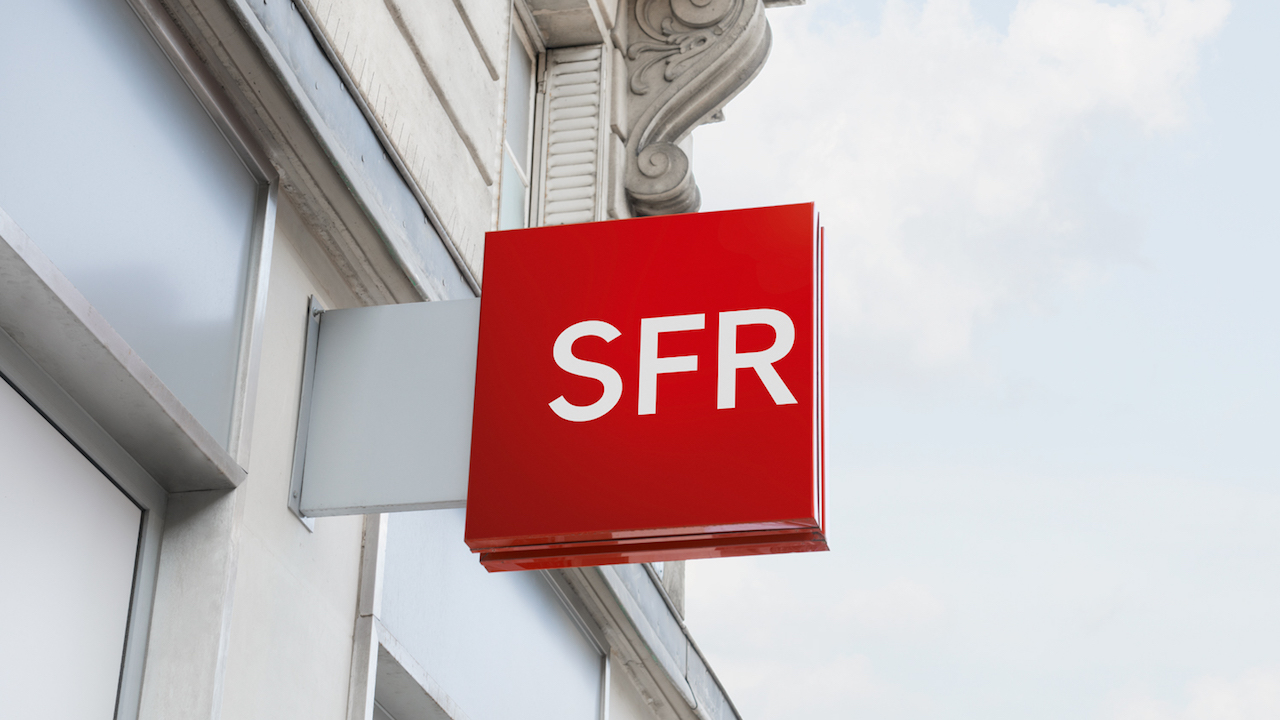 SFR-logo-enseigne-carre-rouge-boutique